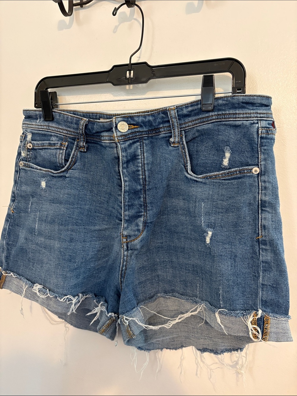 Pilcro Distressed Button Fly Denim Shorts 31 - Picture 5 of 7